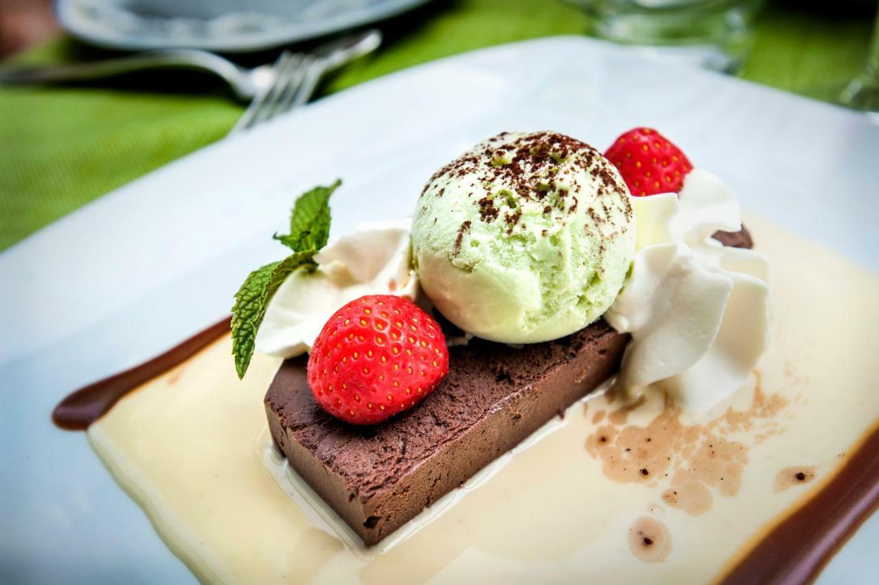 Logis Hotel Restaurant Le Mont Aigoual Meyrueis Kültér fotó